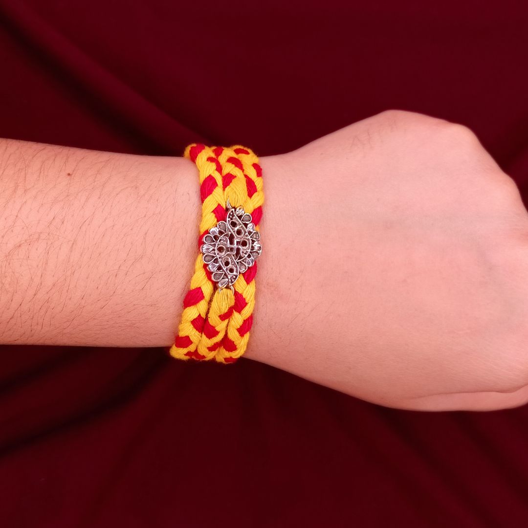 Candrin Swastik Rakhi