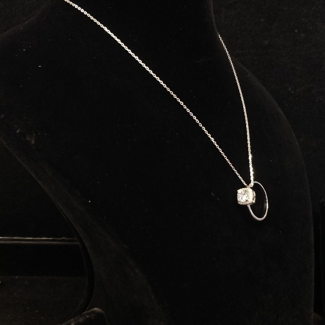 Candrin hangring Silver Chain Pendent