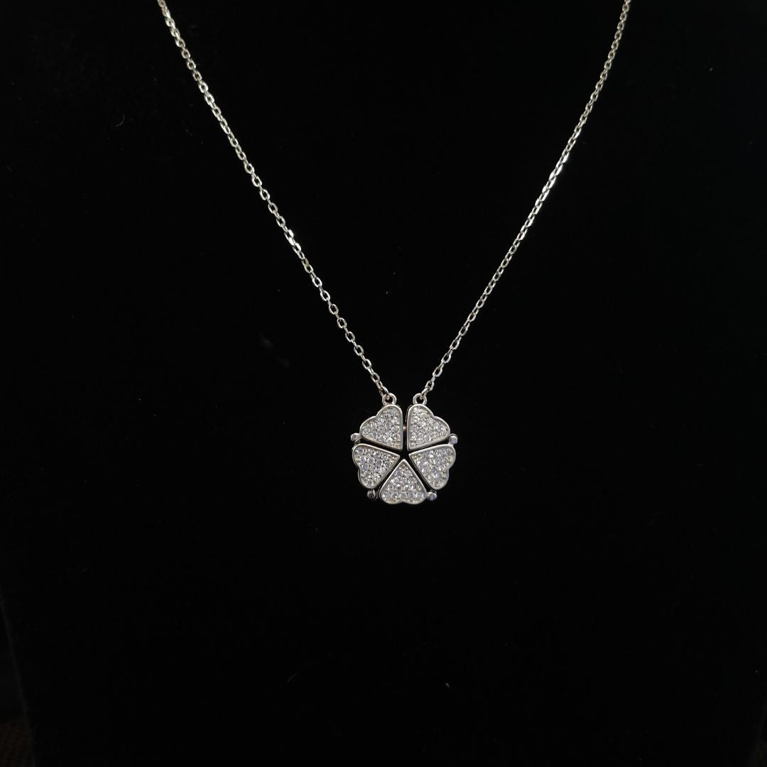 Candrin Ekela Magnetic Pendent