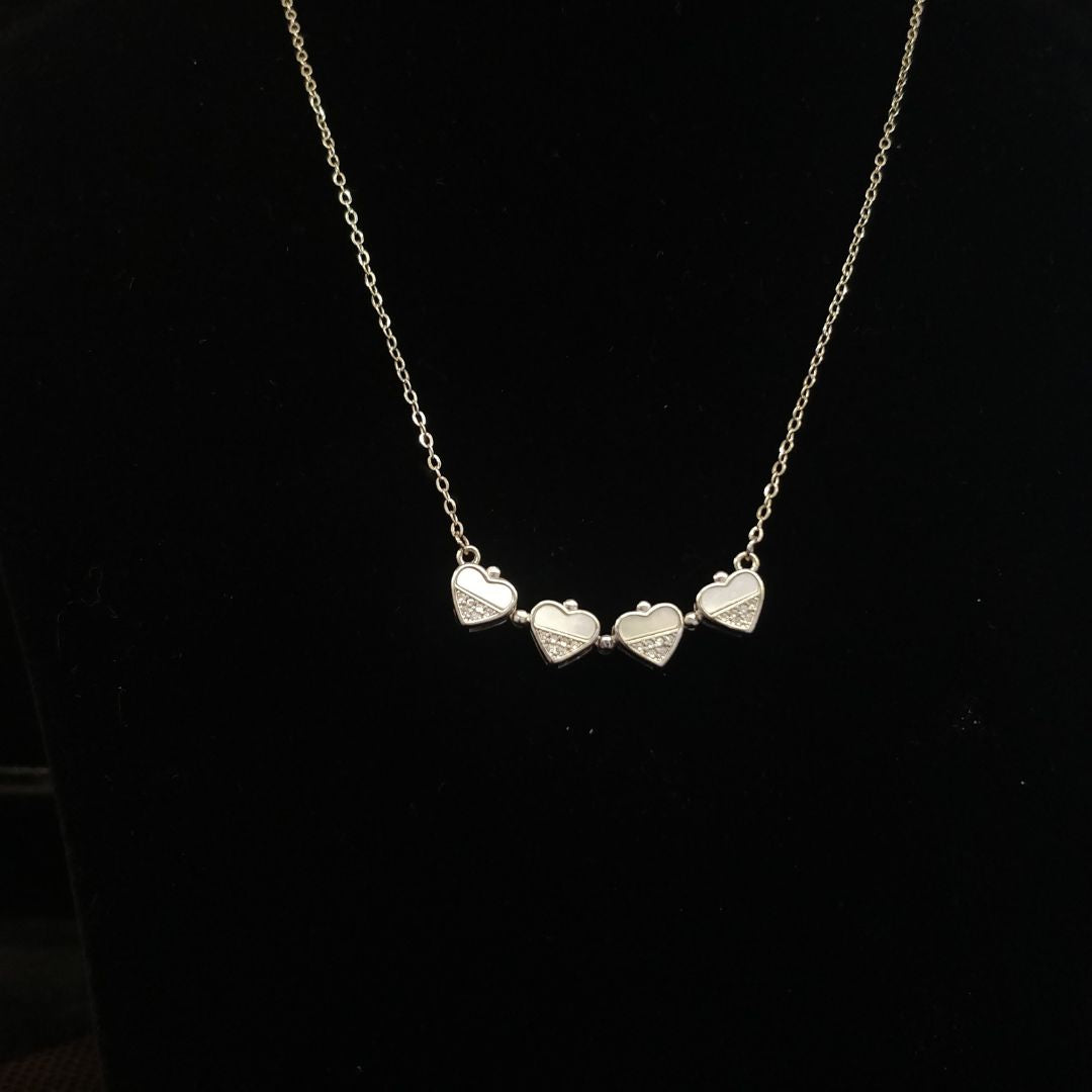 Candrin Melissa Magnetic Pendent