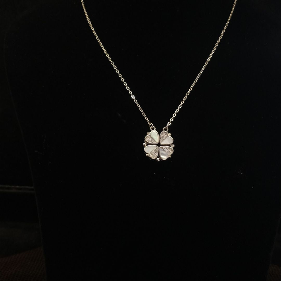 Candrin Sarah Magnetic Pendent