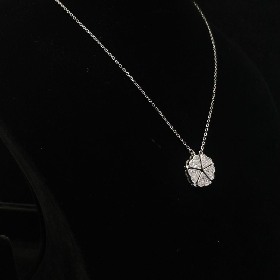 Candrin Ekela Magnetic Pendent
