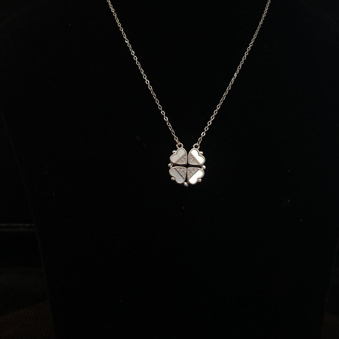 Candrin Melissa Magnetic Pendent