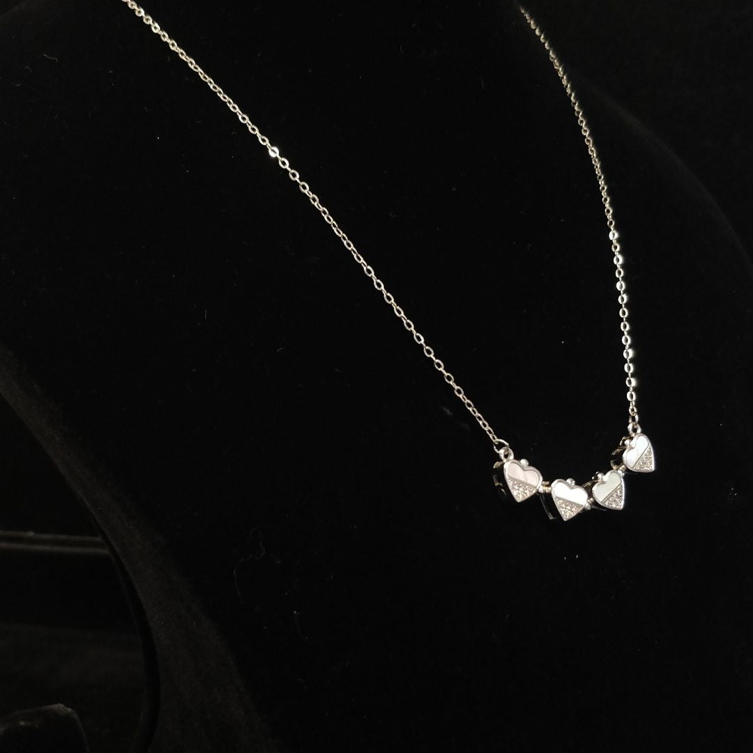 Candrin Melissa Magnetic Pendent