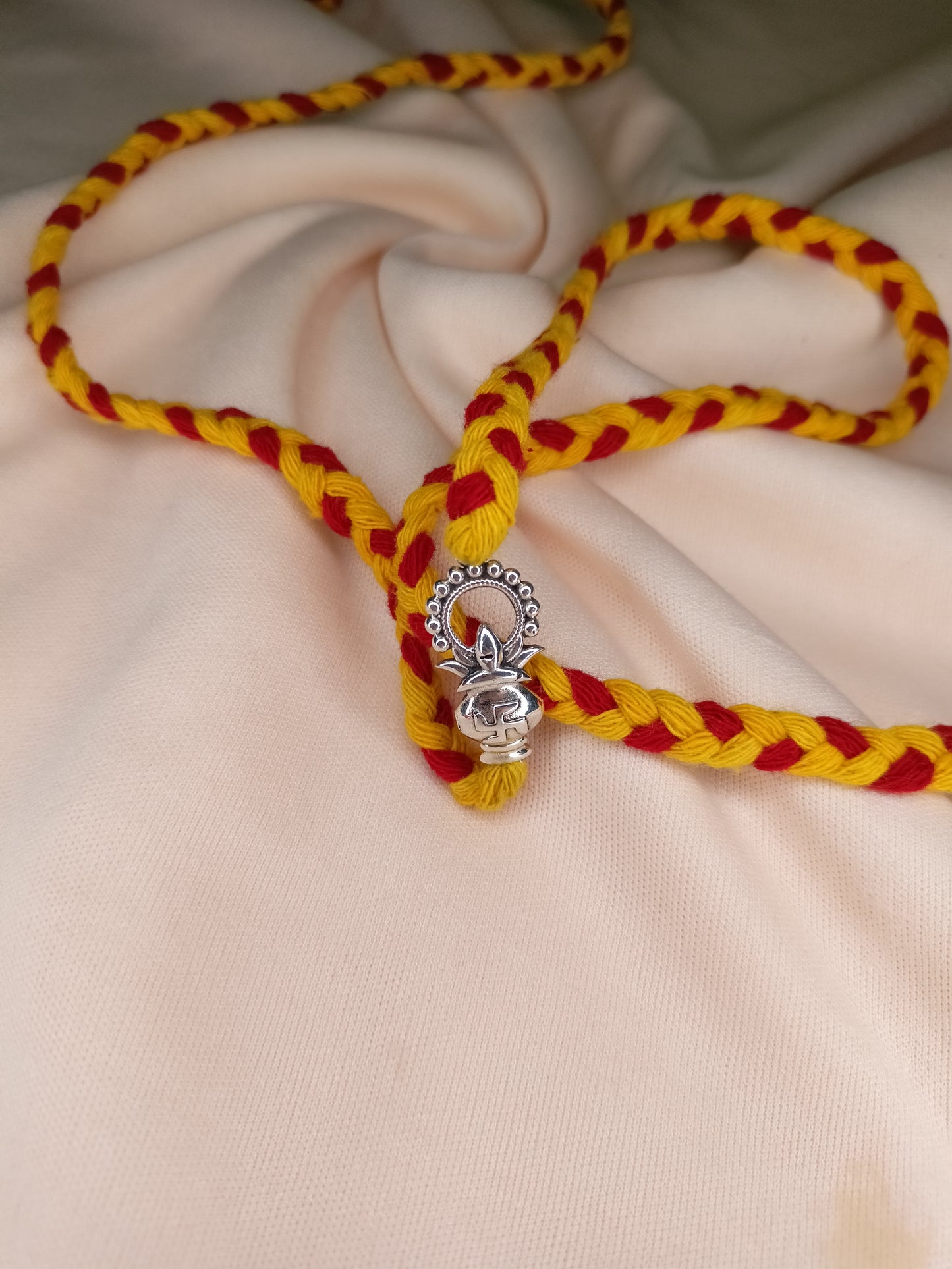 Candrin Shree Kalash Rakhi