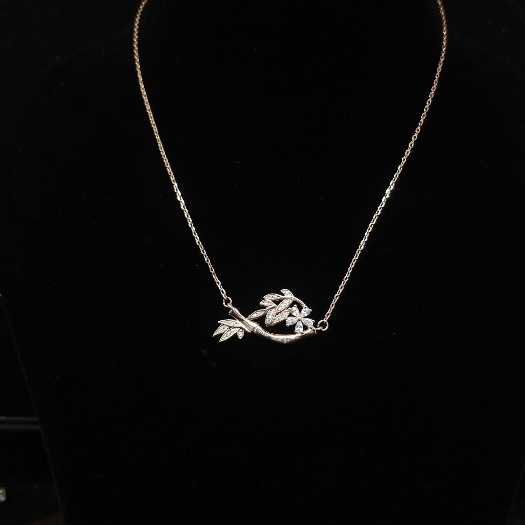 Candrin Leafia Silver Chain Pendent