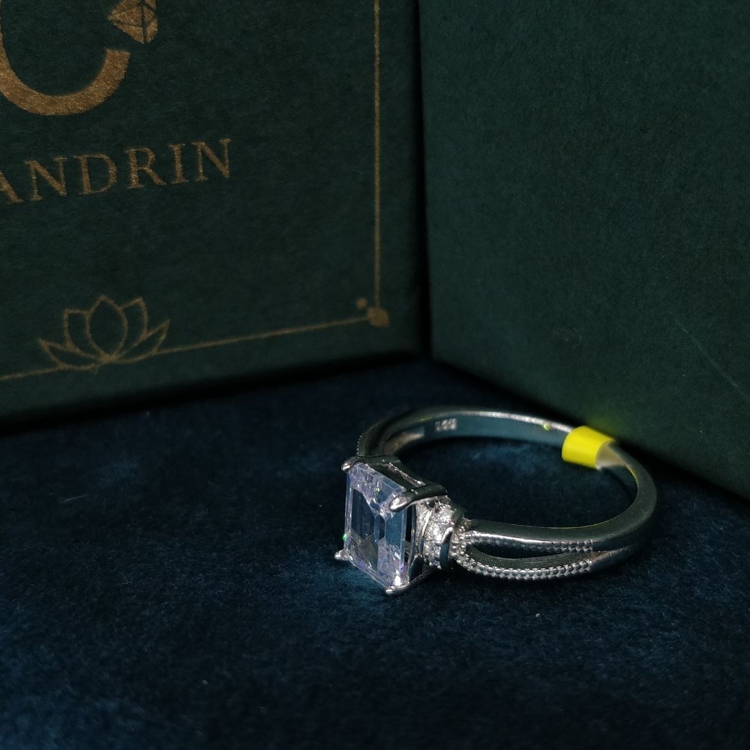 Candrin Chakcy Ladies Ring