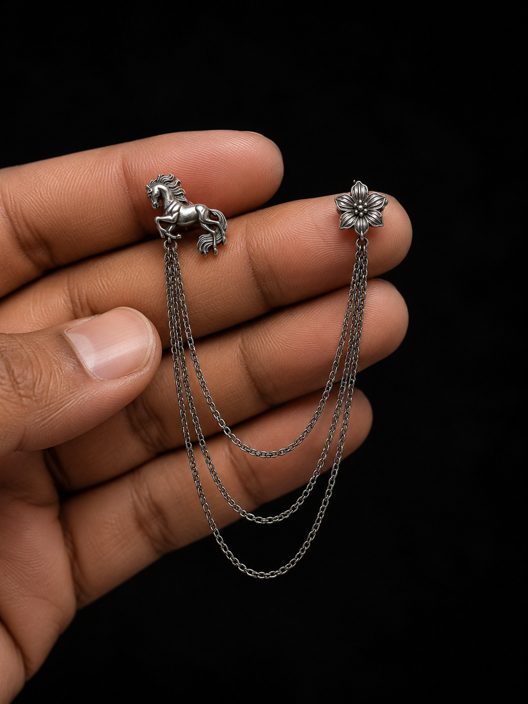 Luxury Horse Double Chain Lapel Brooch