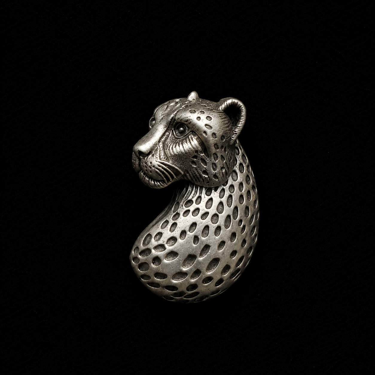 Majestic Leopard Designer Brooch Pin – Silver Finish