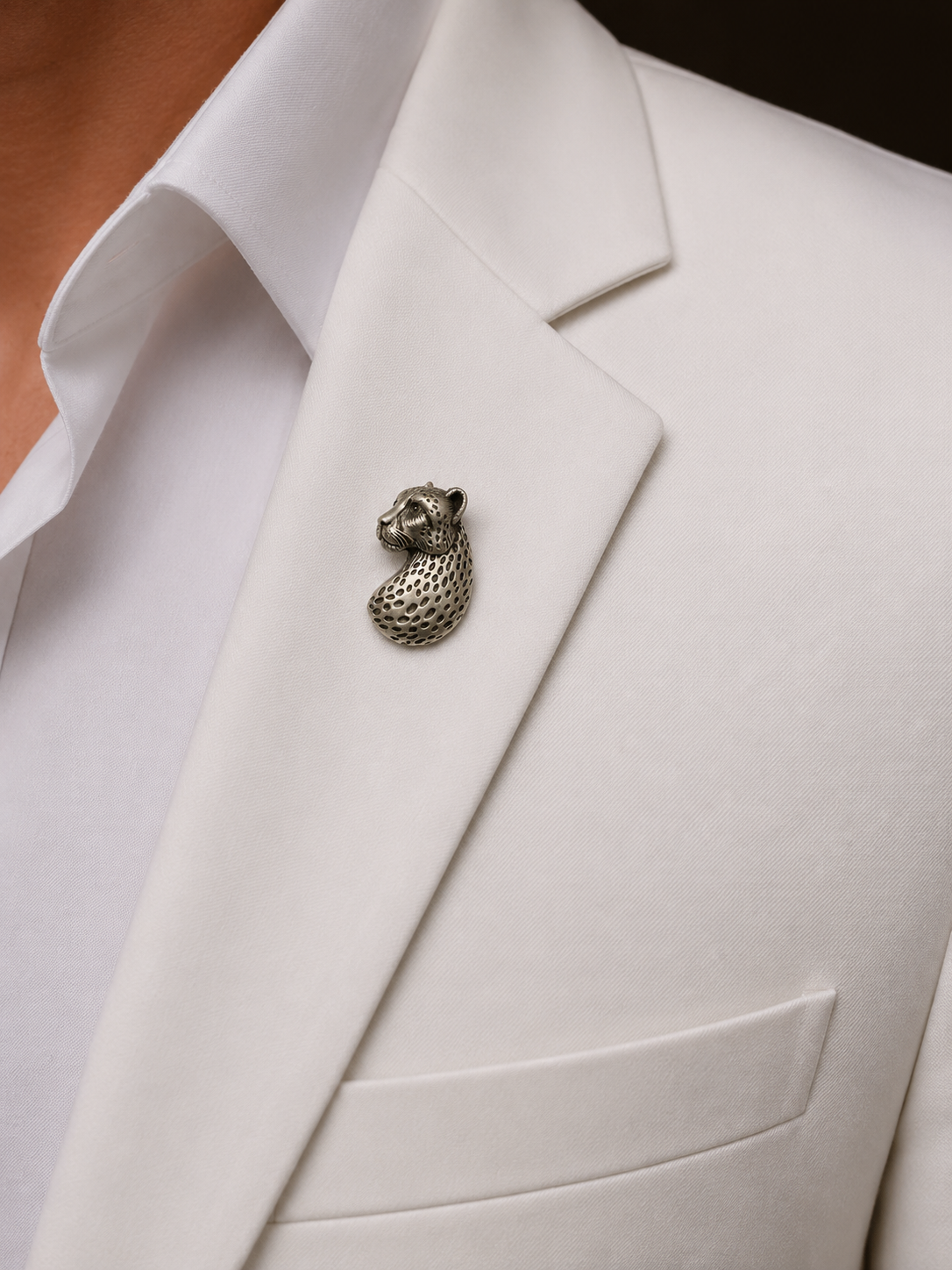 Majestic Leopard Designer Brooch Pin – Silver Finish