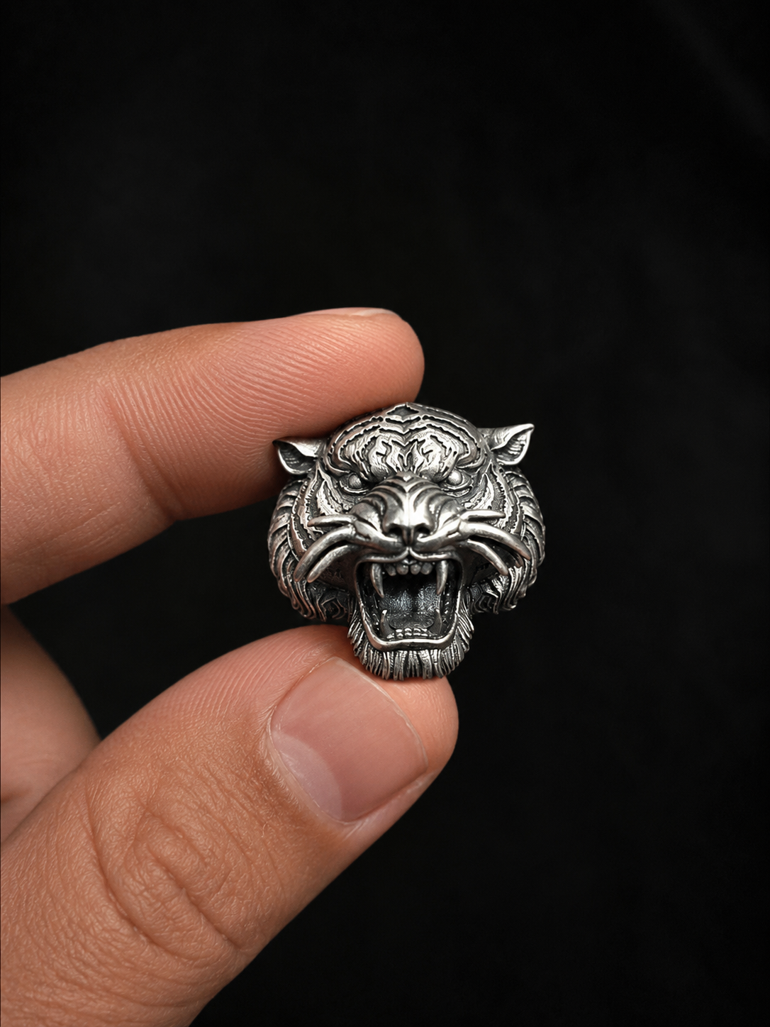Royal Roaring Tiger Head Antique Silver Finish Brooch