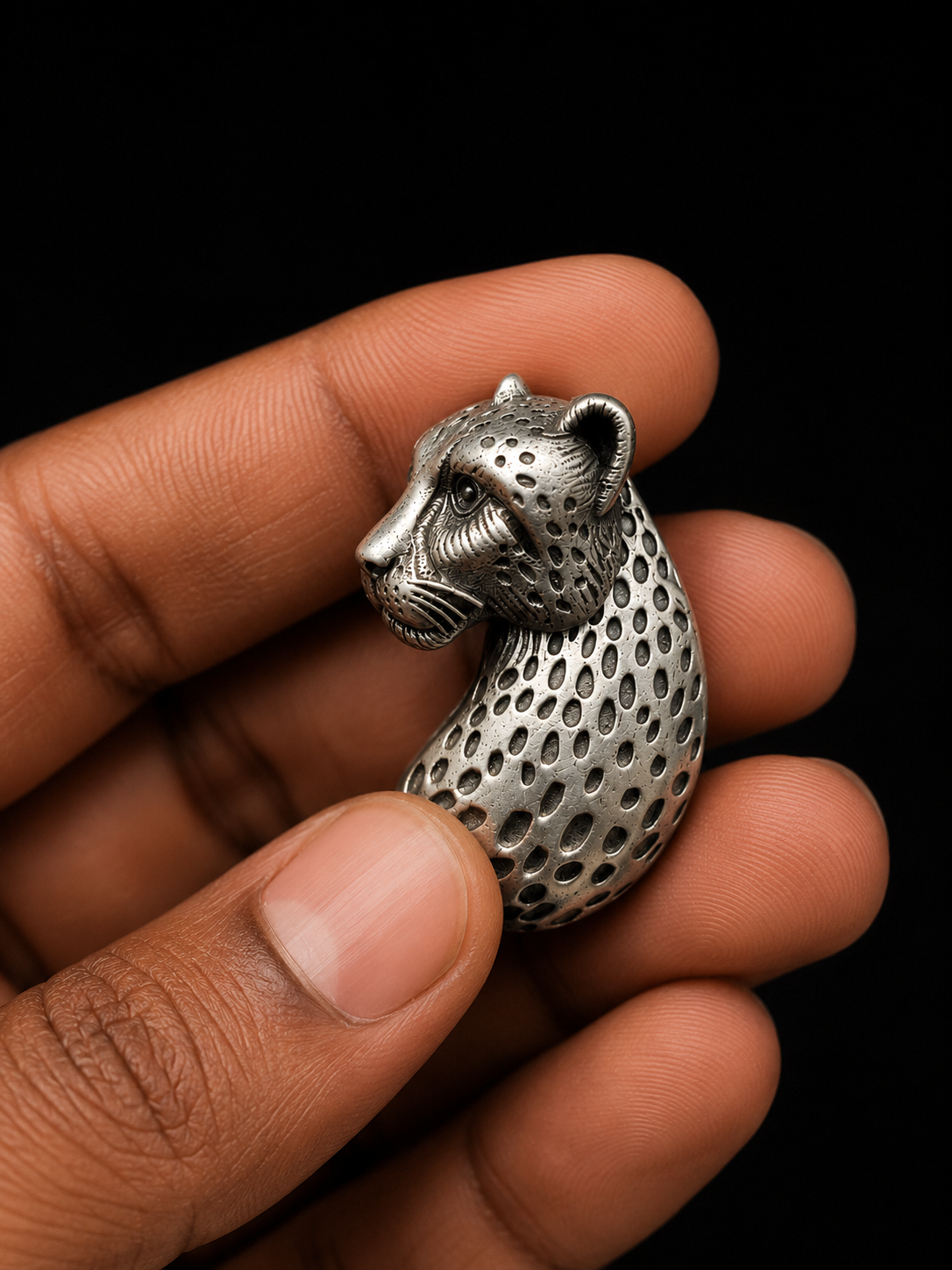 Majestic Leopard Designer Brooch Pin – Silver Finish